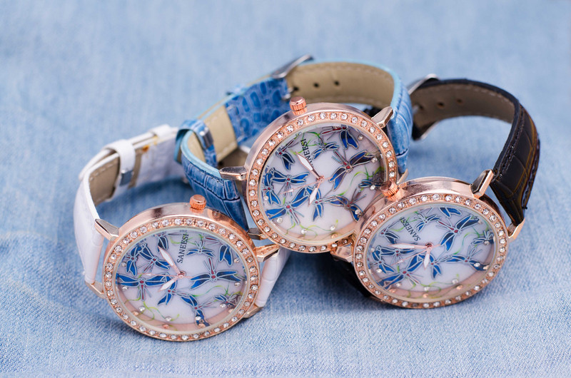 Дамски часовник Saneesi Blue в Черно