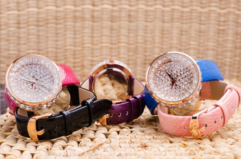 Дамски часовник Prance Crystals с Естествена кожа.