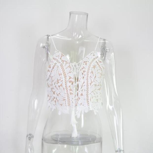 Naiste lühike lipsude ja peenikeste rihmadega pitstops