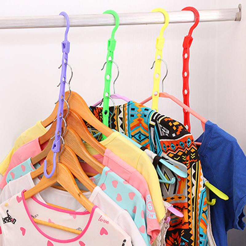 Plastikinė kabykla su penkiomis skylutėmis horizontaliai ir vertikaliai pakabai – Atsitiktinės spalvos