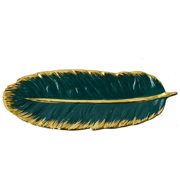 Зелена порцеланова чиния във формата на листо