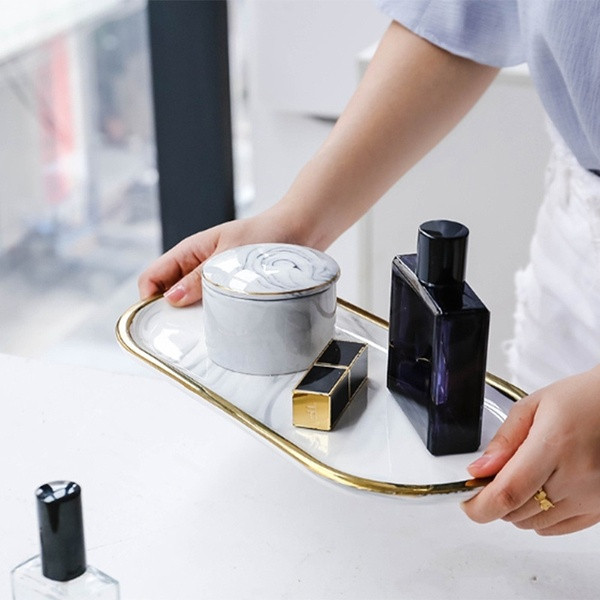 Ovali 25,5x11,7 cm dydžio porceliano lėkštė su marmuro efektu