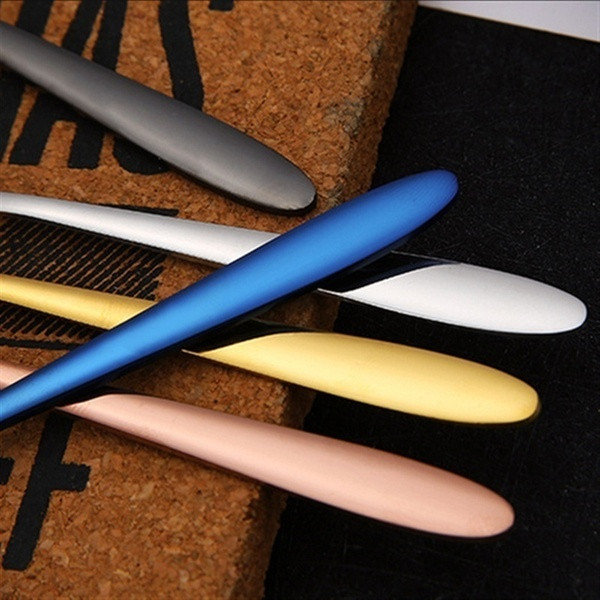 Viie väikese värvilise kahe hambaga roostevabast terasest kahvli komplekt