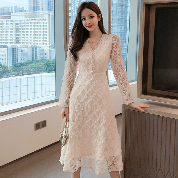 Retro csipke női ruha, hosszú ujjú, spitz nyakkivágással