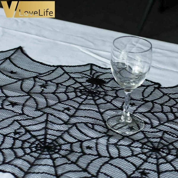 Față de masă creativă în formă de pânză de păianjen cu păianjen potrivită pentru Helloween