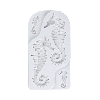Бяла силиконова форма за печене издържаща до 230 градуса с морски кончета