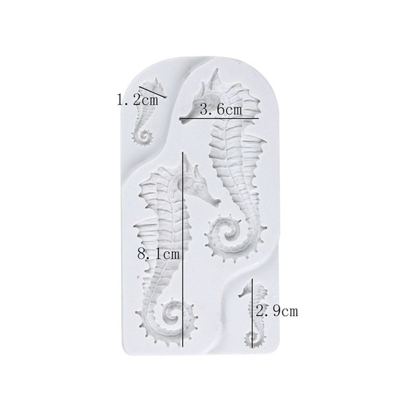 Baltas silikoninis kepimo indas, atlaikantis iki 230 laipsnių su jūrų arkliukais