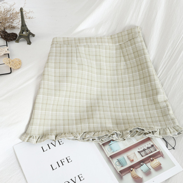 Kockás női rövid szoknya magas derékkal