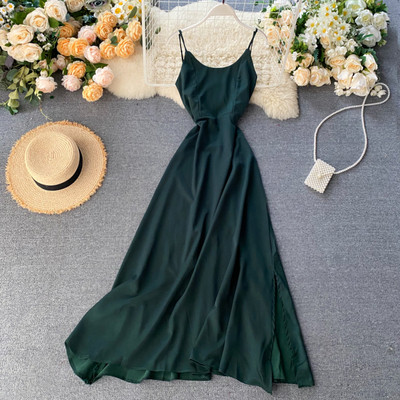 Modern női hosszú ruha vékony pántokkal, kerek nyakkivágással