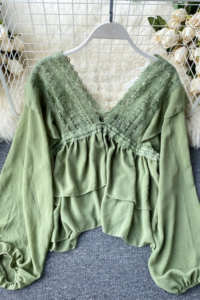 Női sifon blúz csipkével és V-nyakkal