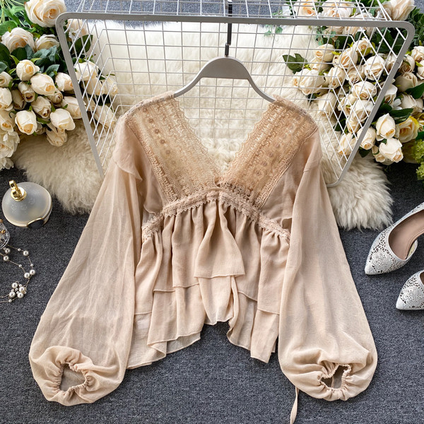 Női sifon blúz csipkével és V-nyakkal