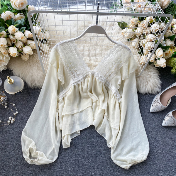 Női sifon blúz csipkével és V-nyakkal