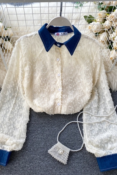 Stílusos női ing klasszikus gallérral és széles ujjakkal