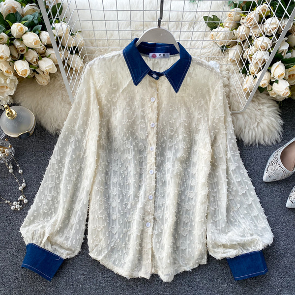 Stílusos női ing klasszikus gallérral és széles ujjakkal