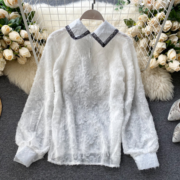 Aktuális női ing csipkével és széles ujjal