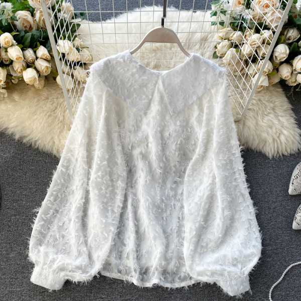 Női ing V-nyakkal és széles ujjakkal