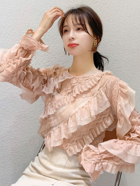 Stílusos női sifon ing ovális nyakkivágással és fürtökkel