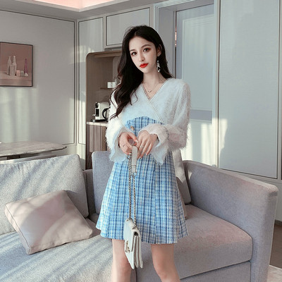 Stiilne naiste ruuduline kleit koheva ülaosa ja V-kaelusega