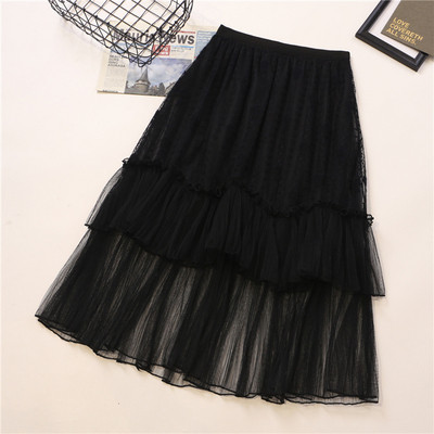 Moodne naiste seelik pitsi ja kõrge vöökohaga