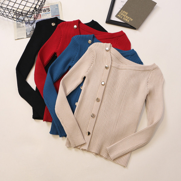 Alkalmi női blúz gombokkal és hosszú ujjú