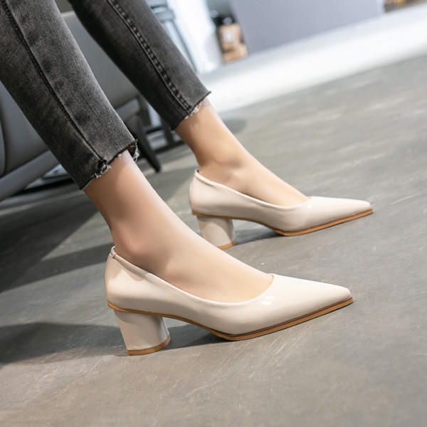 Alkalmi cipő új modellje hegyes modell eco bőrből