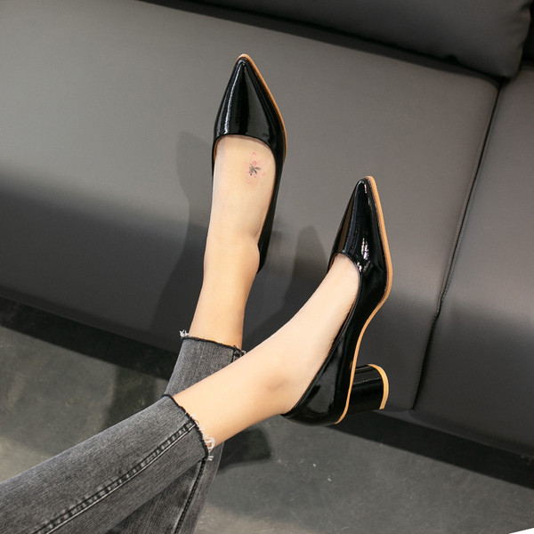 Alkalmi cipő új modellje hegyes modell eco bőrből