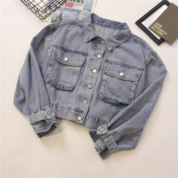 Retro stiilis naiste teksajakk taskute ja nööpidega