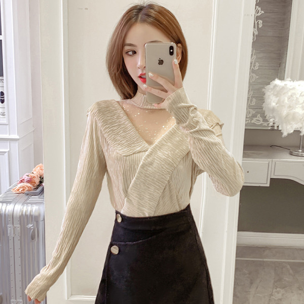 Modern női blúz félmagas gallérral és tüllvel