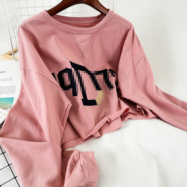 Καθημερινή γυναικεία μπλούζα με οβάλ λαιμόκοψη και επιγραφή