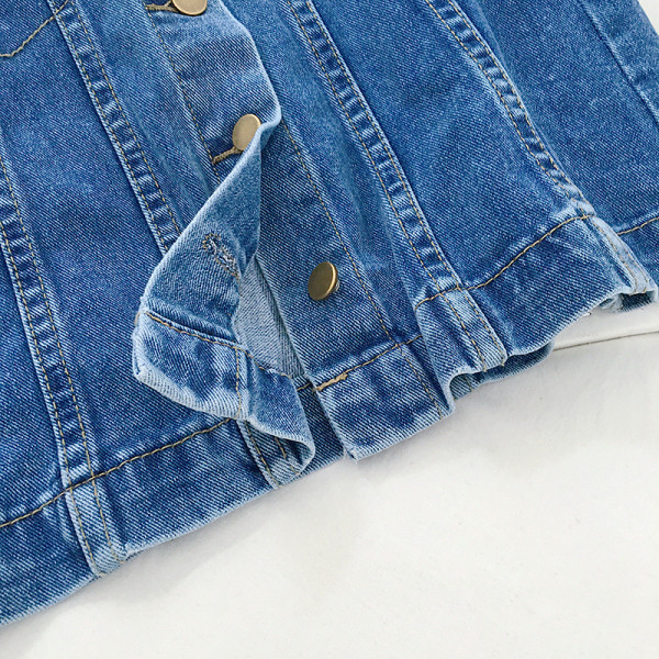 Modern női farmerszoknya gombokkal, magas derékkal