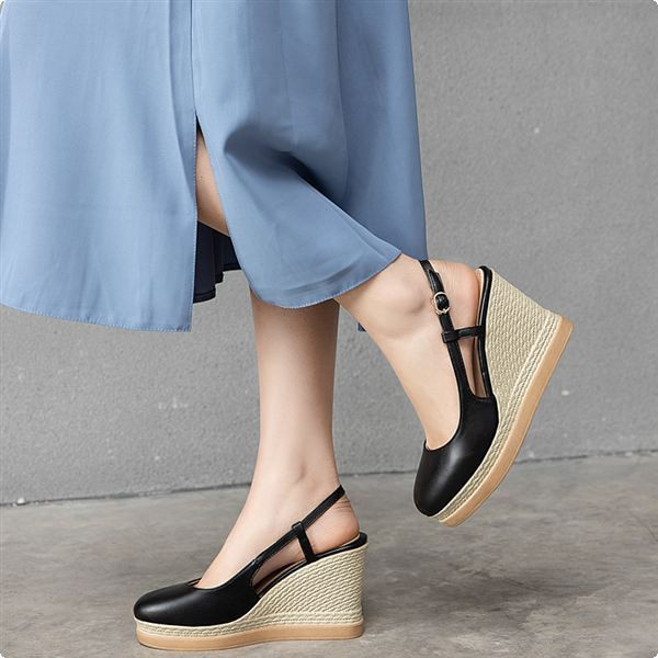 Modern magas platformú műbőr szandál