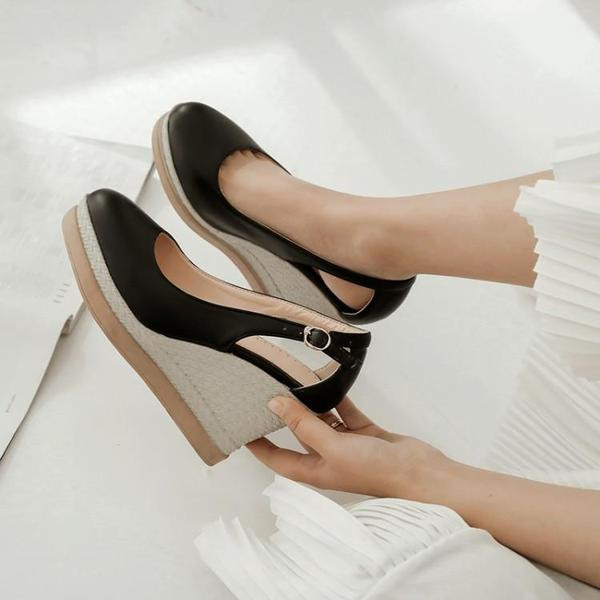 Tavaszi-őszi cipő új modellje magas platformon