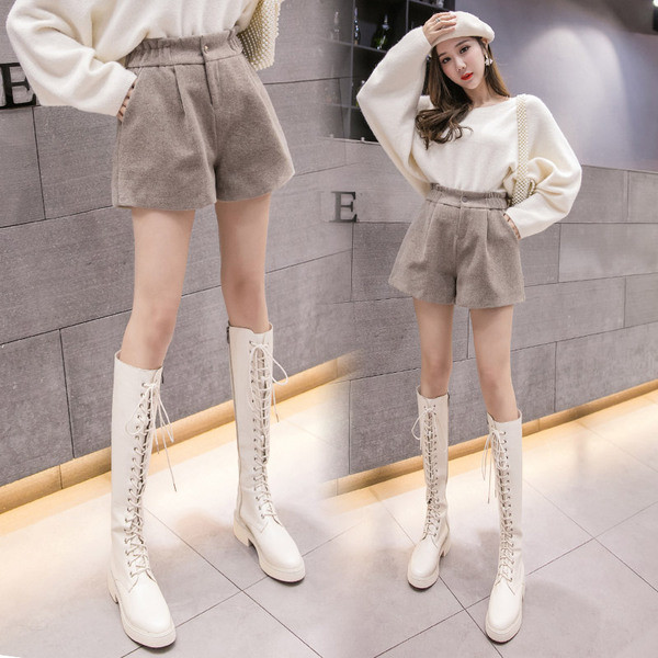 Női alkalmi, magas derekú rövidnadrág és zsebes