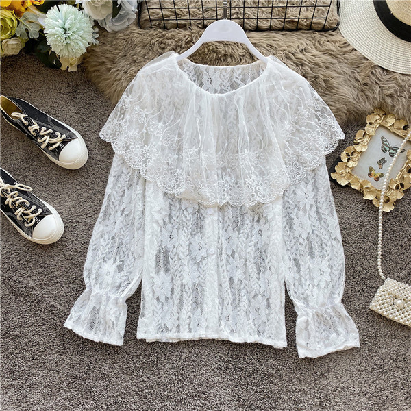 Γυναικείο δαντεωτό πουκάμισο  με στρογγυλή λαιμόκοψη και μακρύ μανίκι