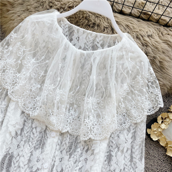 Γυναικείο δαντεωτό πουκάμισο  με στρογγυλή λαιμόκοψη και μακρύ μανίκι