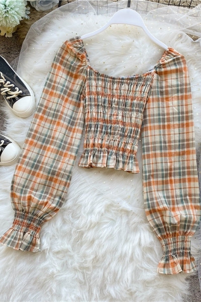 Μοντέρνα γυναικεία μπλούζα με στρογγυλή λαιμόκοψη και φαρδιά μανίκια