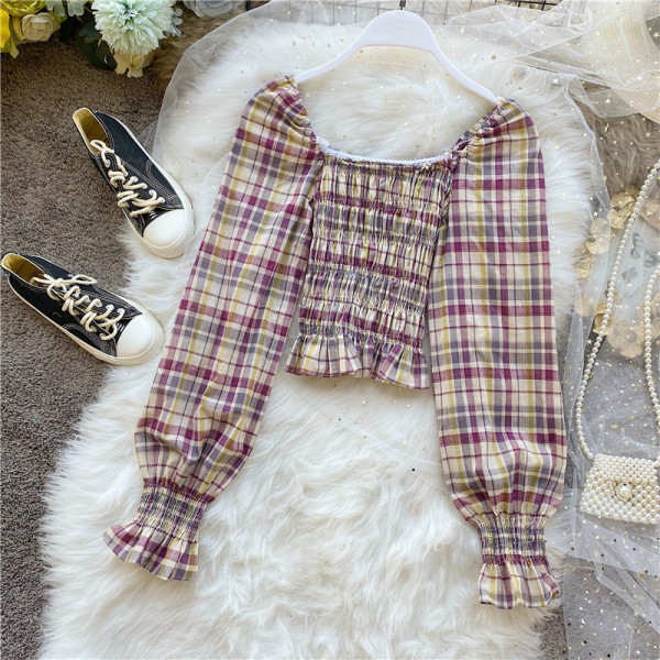 Μοντέρνα γυναικεία μπλούζα με στρογγυλή λαιμόκοψη και φαρδιά μανίκια