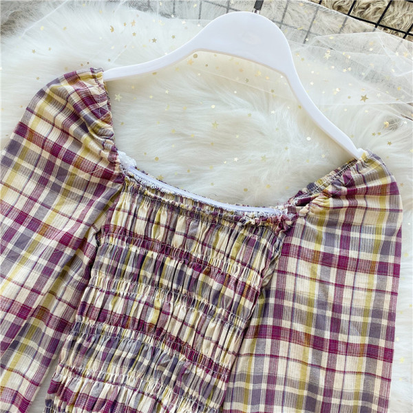 Μοντέρνα γυναικεία μπλούζα με στρογγυλή λαιμόκοψη και φαρδιά μανίκια