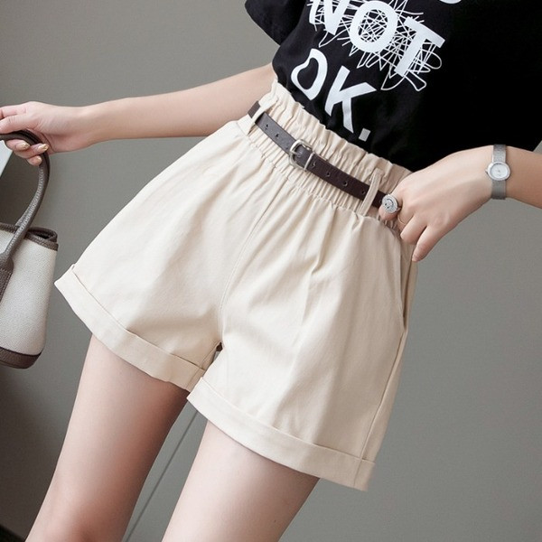 Alkalmi rövidnadrág magas elasztikus derékkal és övvel