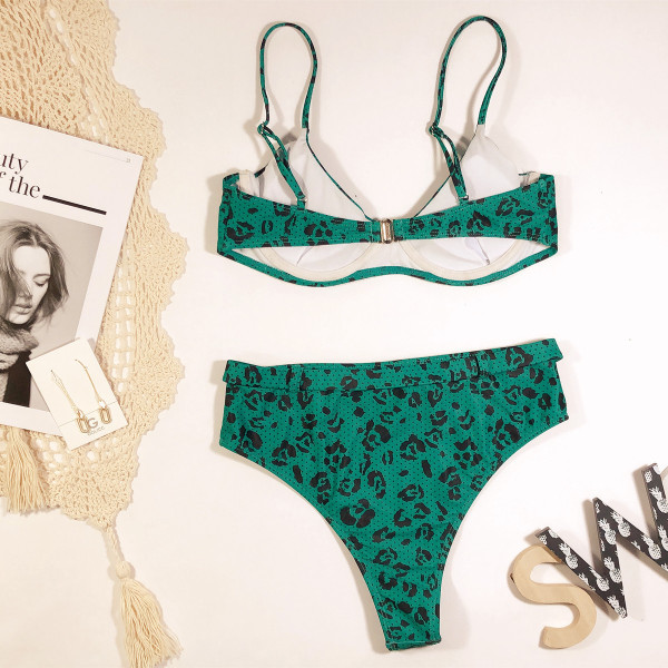 Aktualan dvodijelni kupaći kostim sa životinjskim uzorkom, visokim strukom i remenom