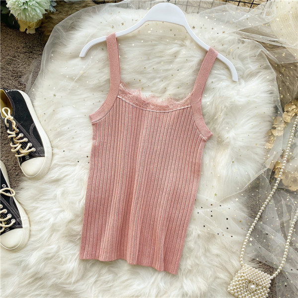 Lezser női felső szögletes nyakkivágással és csipkével