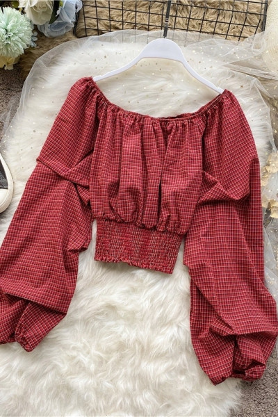 Modern női blúz kerek nyakkivágással és széles ujjakkal