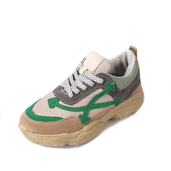 Aktuális női tornacipő öko velúrból, durva talppal