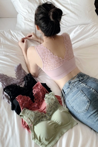 Modern csipke mellszobor béléssel