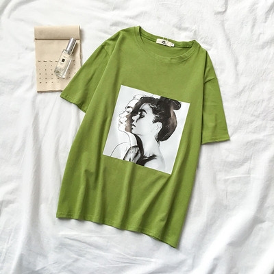 Női póló O-nyakkal és rátéttel