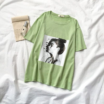 Női póló O-nyakkal és rátéttel