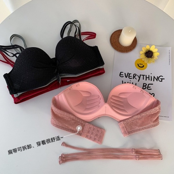 Új modell melltartó párnákkal és vékony pántokkal