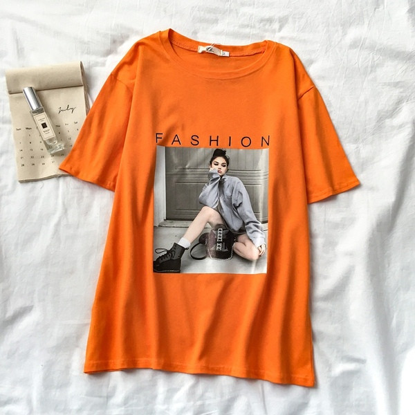 Alkalmi női póló, rátéttel és rövid ujjal