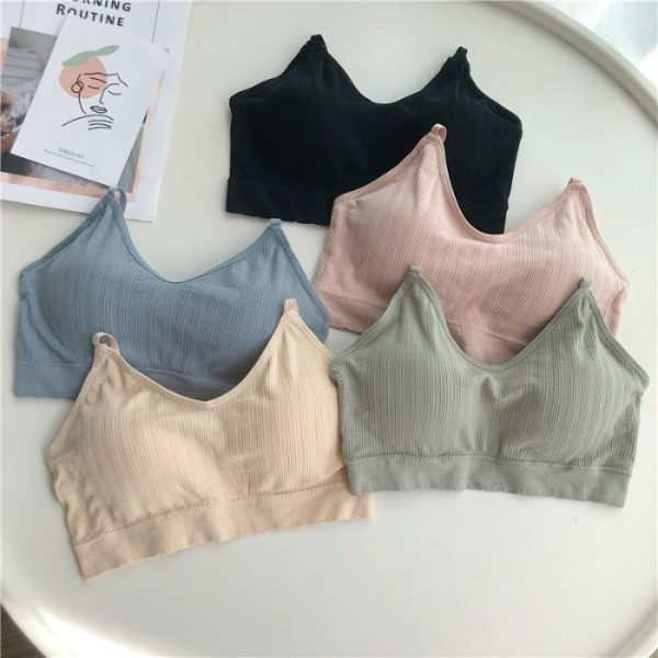 Rövid kötött mellszobor vékony pántokkal és párnákkal