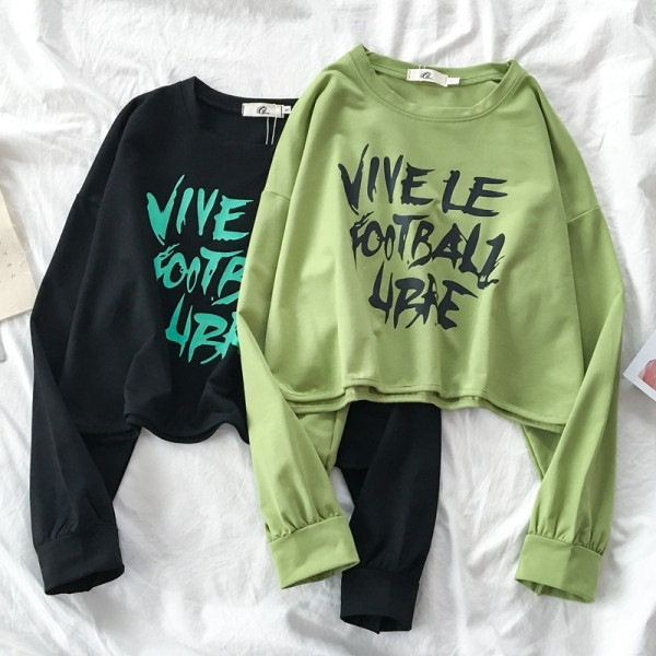 Γυναικεία μπλούζα με επιγραφές και οβάλ ντεκολτέ